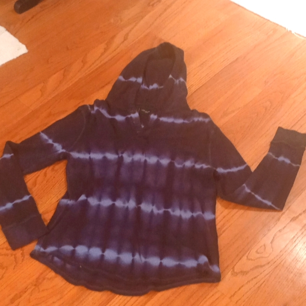 Blue n white stripes Lucky Brand hoodie size Medium never worn in perfect cond.